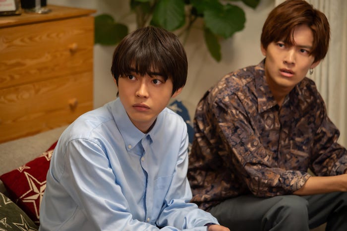 倉悠貴、植村颯太「犬と屑」第7話より(C)朝賀庵/講談社/「犬と屑」製作委員会・MBS