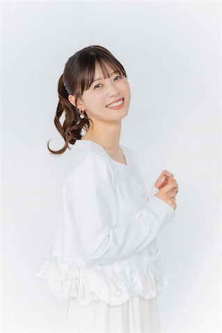 ABEMA西澤由夏アナ、「サラダだけの生活とか私には本当に無理」食事制限ナシの自然体で挑んだ1st写真集