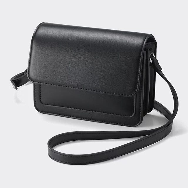 フラップミニショルダーバッグ　ブラック