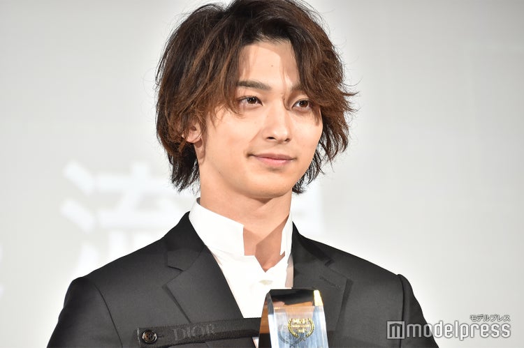 画像2 4 横浜流星 パンダ乗せショット で仕事納め報告 ターニングポイントの年になりました モデルプレス 画像2 4 横浜流星 パンダ乗せショット で仕事納め報告 ターニングポイントの年になりました モデルプレス