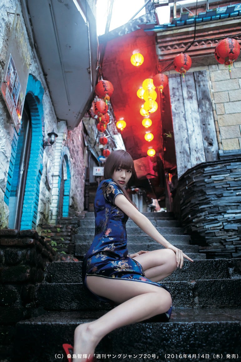 内田理央「週刊ヤングジャンプ」20号（4月14家発売、集英社）より