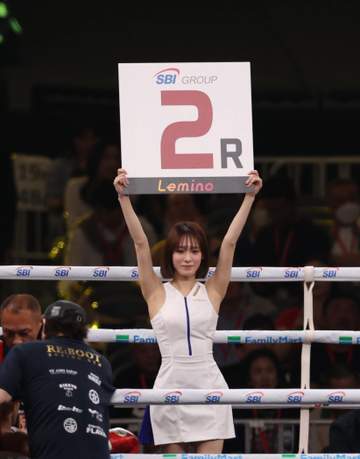 井上尚弥戦のラウンドガールが赤面の珍ハプニング釈明「決してわざとではございませんのでご容赦ください」