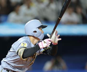 阪神 骨折で離脱した近本の「代役」福島が殊勲の適時二塁打！最大6点ビハインドから2点差に迫る快打放つ