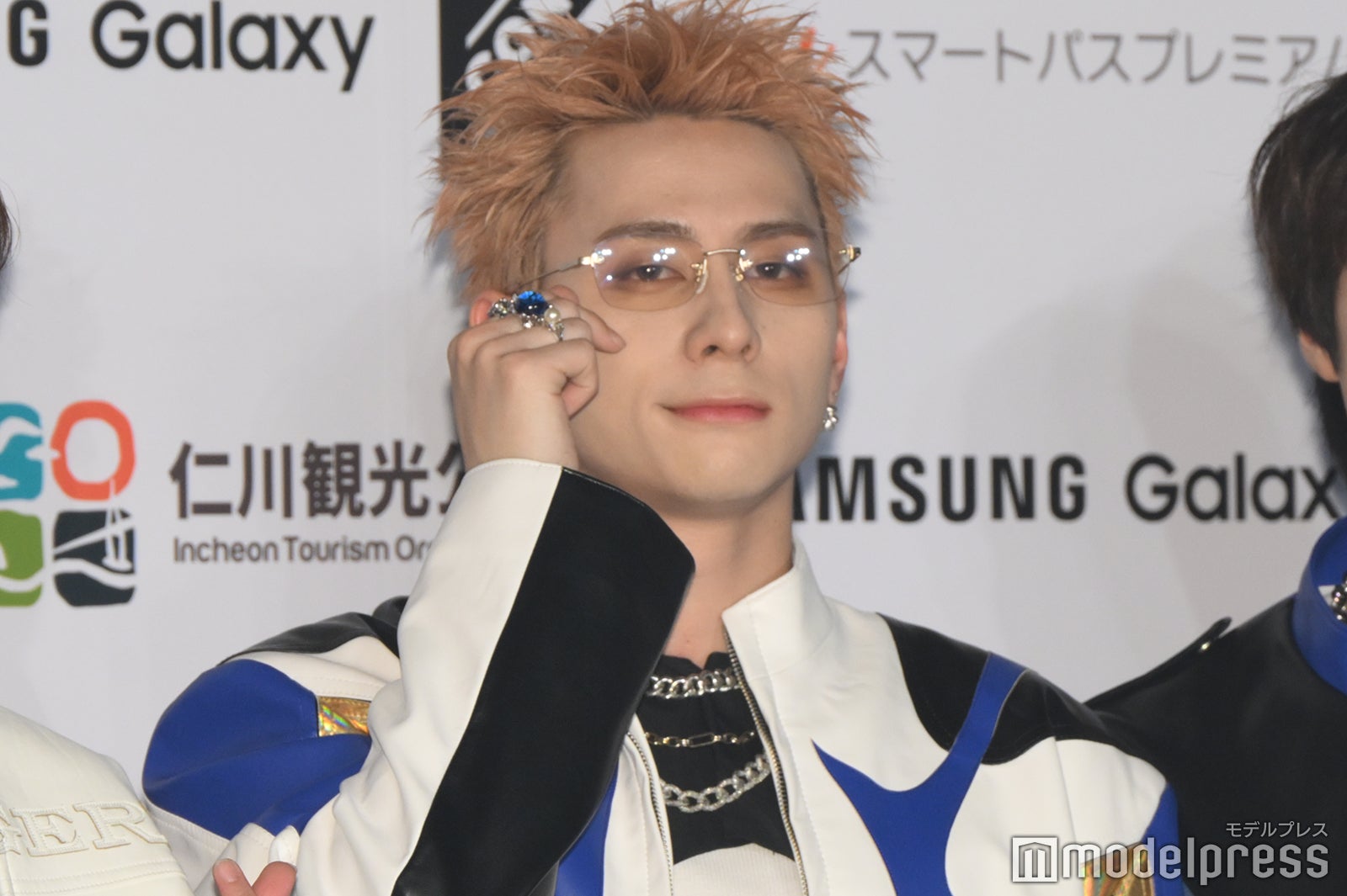 INI、筋肉美際立つ姿でレカペ登場 レザーがクールな雰囲気【KCON INI、筋肉美際立つ姿でレカペ登場 レザーがクールな雰囲気【KCON