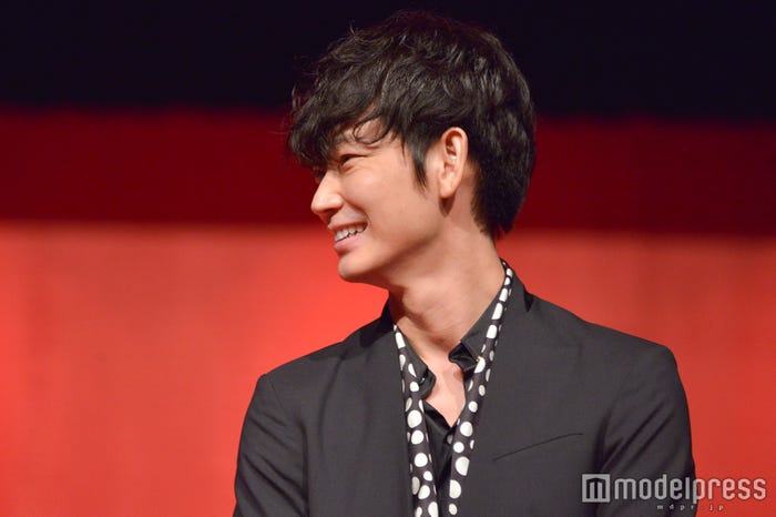 綾野剛(C)モデルプレス