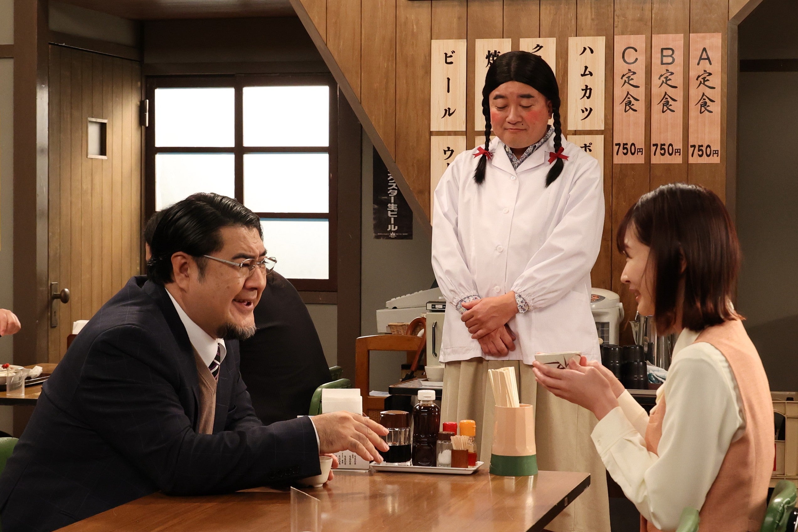 小手伸也、松尾駿（C）フジテレビ