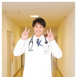 鈴木伸之の白衣姿が格好良い「ラジエーションハウス」オフィシャルブログが話題