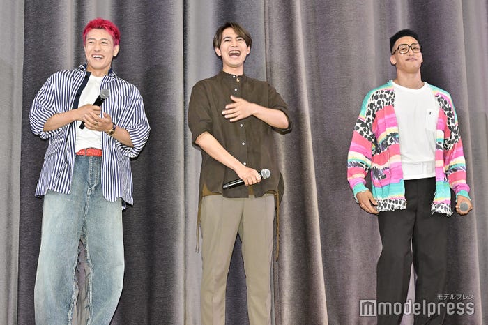 (左から)中務裕太、片寄涼太、関口メンディー(C)モデルプレス