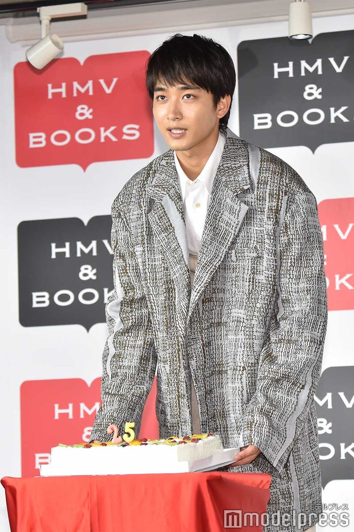 25歳の誕生日を迎えた佐藤寛太(C)モデルプレス