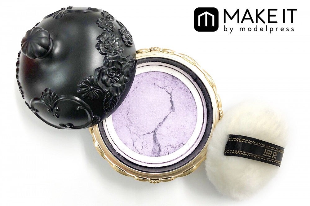 ANNA SUI／アナスイ ルース パウダー／R200／5,000円（税抜）／レフィル 3,500円（税抜） (C)メイクイット