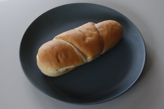 ファミリーマート　コンビニ　トリュフ風味の塩パン