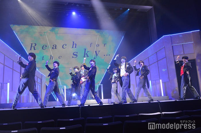 初オリジナル曲「Reach for the sky」を披露したAmBitious(C)モデルプレス