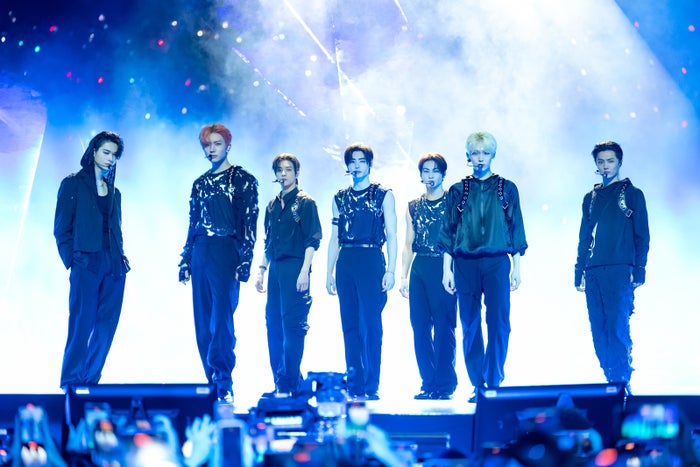 ENHYPEN、トリで魅せたギャップ 貴重な「Paranormal」ラストに会場沸く【KCON LA 2024／DAY2】