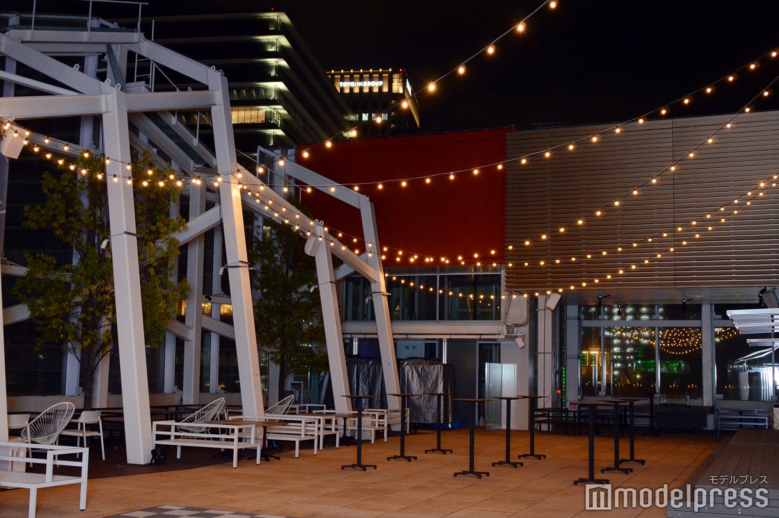 ルーフトップラウンジ（C）モデルプレス
