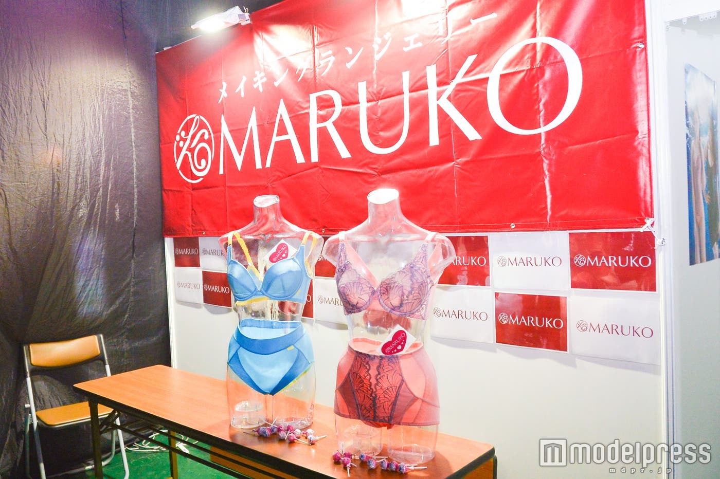 (左)「m-fit zero」、(右)「カリーユ」(C)モデルプレス