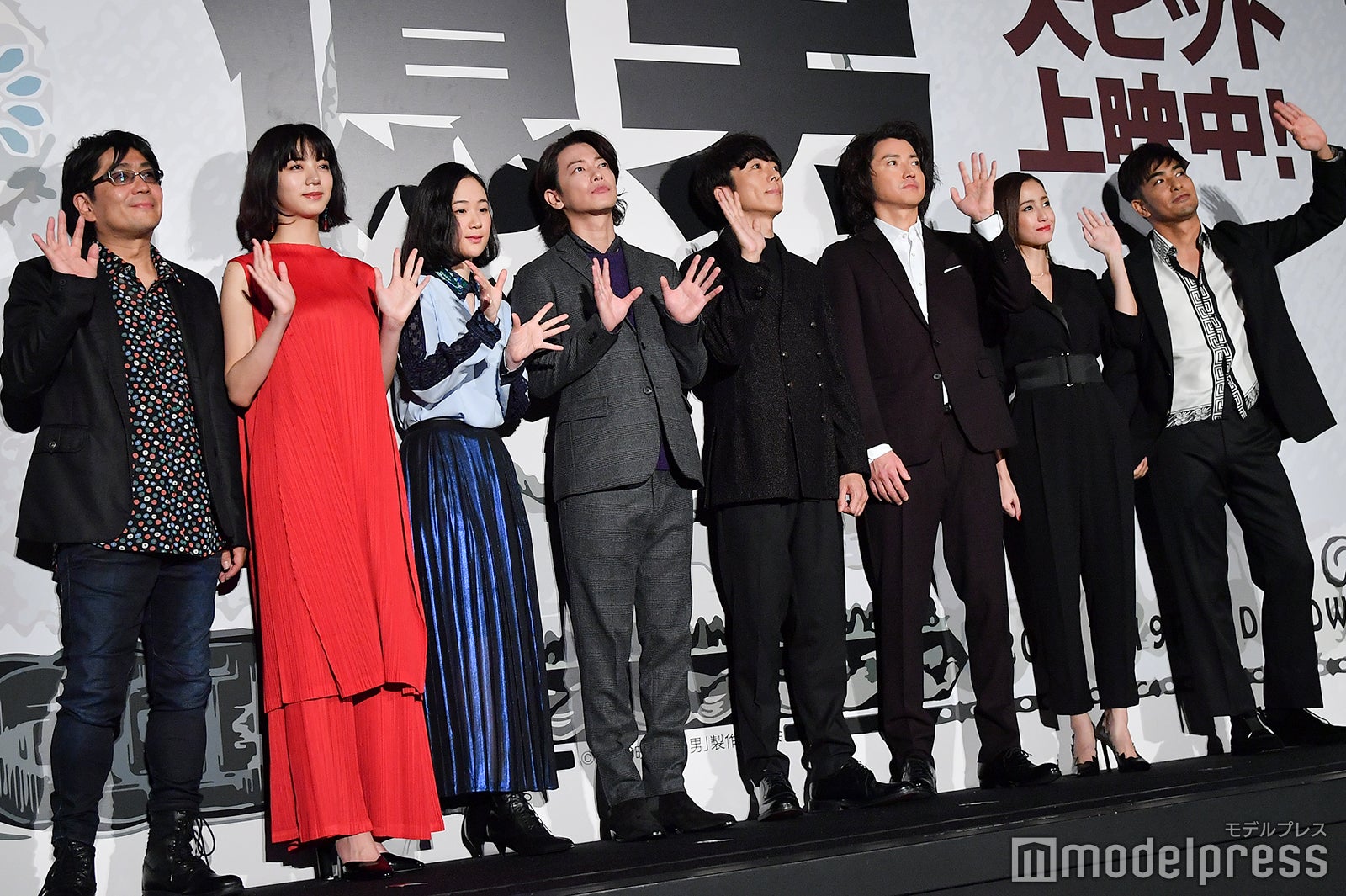 （左から）大友啓史監督、池田エライザ、黒木華、佐藤健、高橋一生、藤原竜也、沢尻エリカ、北村一輝（C）モデルプレス