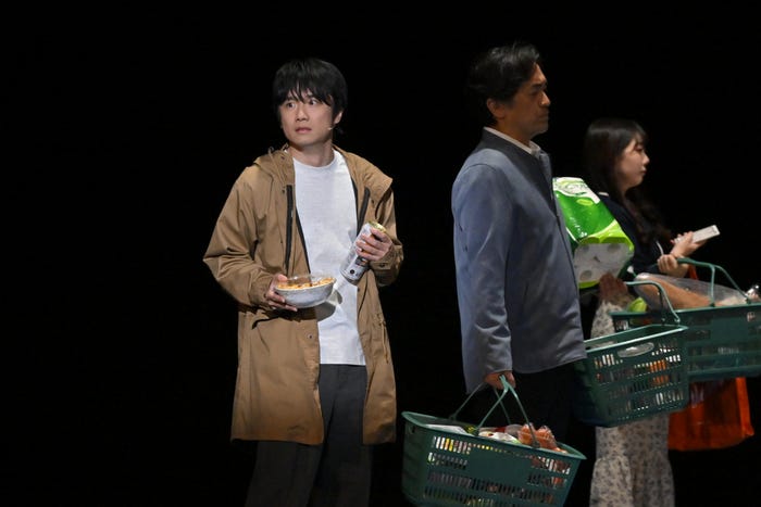 舞台「ノンレムの窓」撮影:阿部章仁(提供写真)