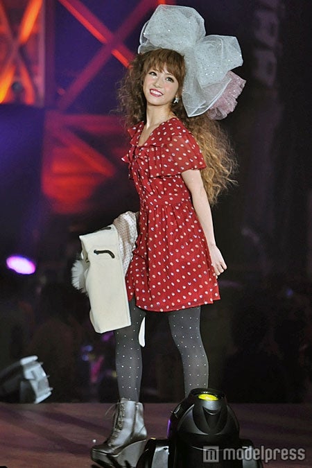 ランウェイに登場したくみっきー