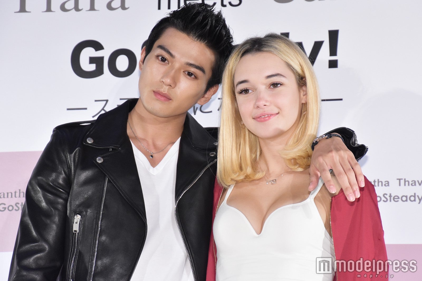 新田真剣佑、サラ・シュナイダー （C）モデルプレス