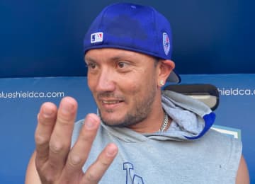 ドジャース ロハスが山本由伸に「リラックスして行けよー」インスタにエールつづる 母国・ベネズエラ戦で先発 キャンプでは揺るぎない母国愛も示す