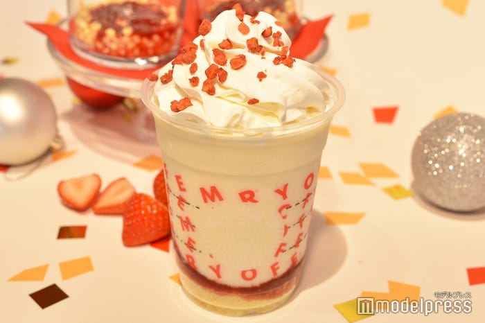 「メリーストロベリー ケーキ フラペチーノ 」(C)モデルプレス