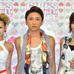 (左から)伊藤千晃、與真司郎、宇野実彩子
