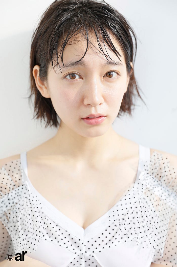 吉岡里帆/雑誌「ar」3月号より(画像提供:主婦と生活社)