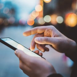 男が好印象に思う女性からのLINEの特徴って?