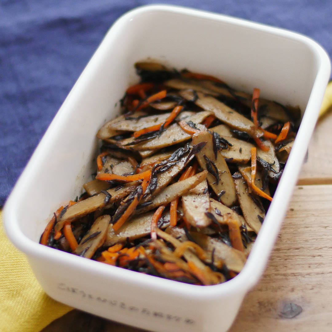 【作り置き】常備したい!ごぼうとひじきの万能炒め
