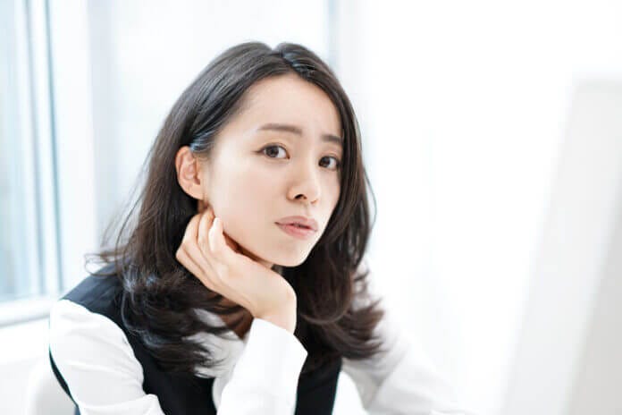 プライベートについて質問攻めしてくる