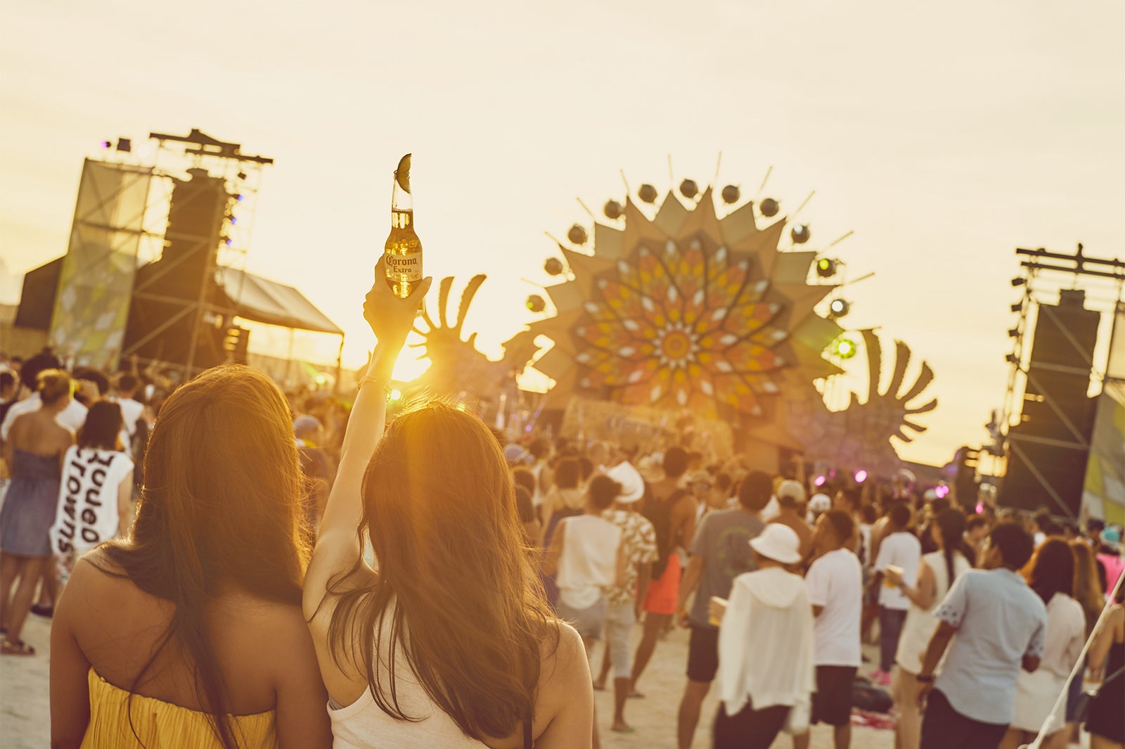 沖縄最大級のビーチで音楽フェス！「CORONA SUNSETS FESTIVAL 2018」＆女子旅3daysプラン