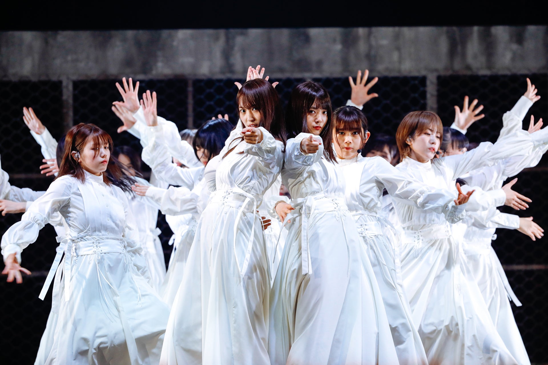 欅坂46、“5年間の集大成”涙のラストライブ 卒業メンバー・けやき坂46へ 