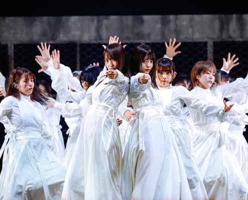 欅坂46、“5年間の集大成”涙のラストライブ 卒業メンバー・けやき坂46への想いも<詳細レポ/セットリスト>