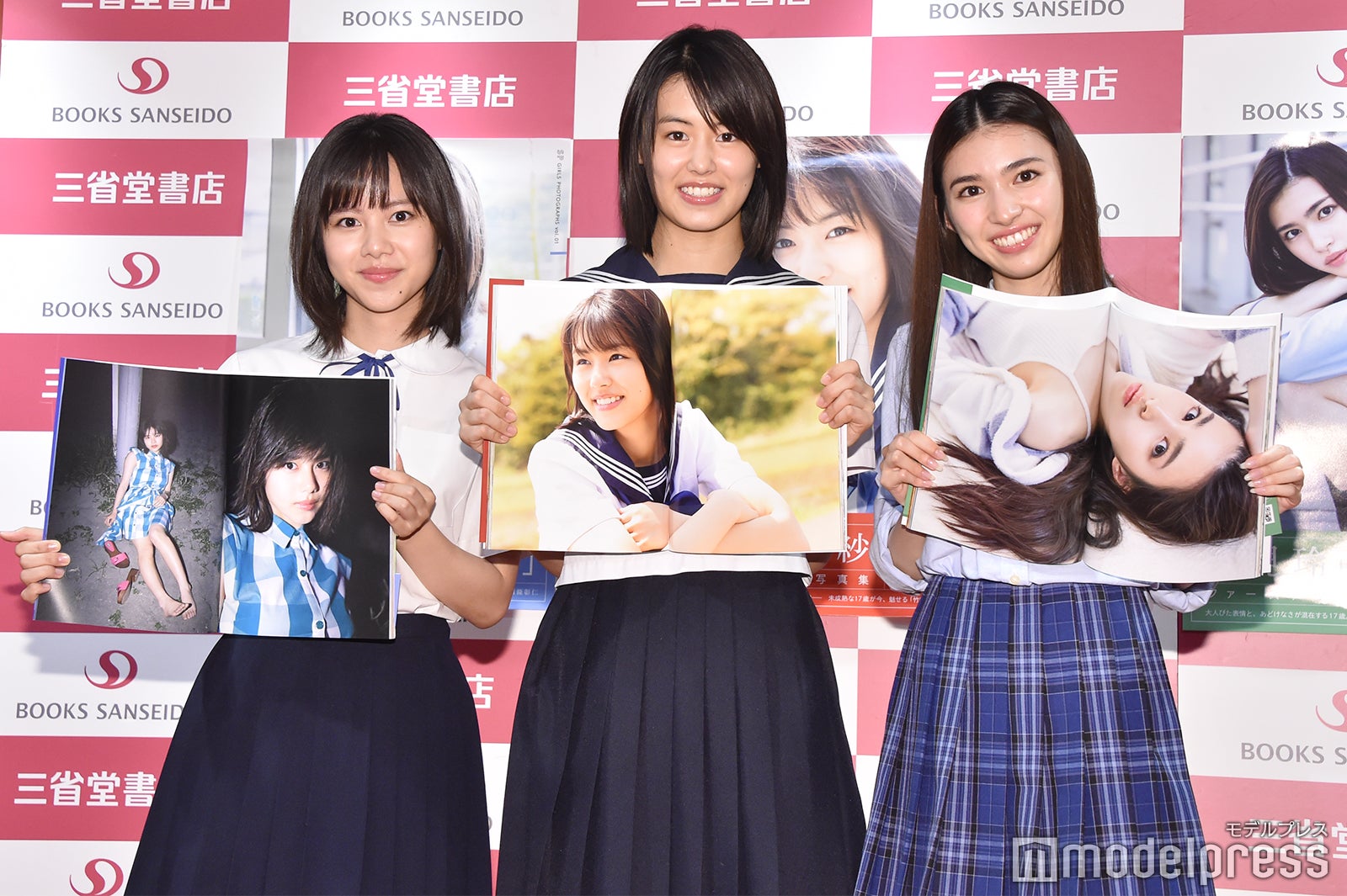 （左から）松風理咲、竹内愛紗、長見玲亜（C）モデルプレス