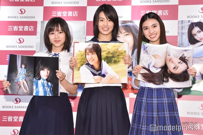 (左から)松風理咲、竹内愛紗、長見玲亜(C)モデルプレス