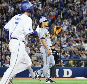 阪神 7年ぶり16失点で敗れる 藤川監督の通算100勝はお預け 才木が5回6失点、モレッタが1死も奪えず来日初黒星
