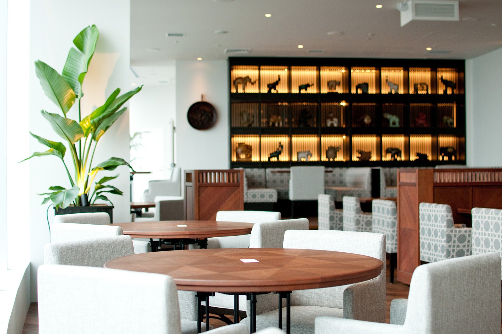 メインダイニング／画像提供：株式会社ラックバッググループ