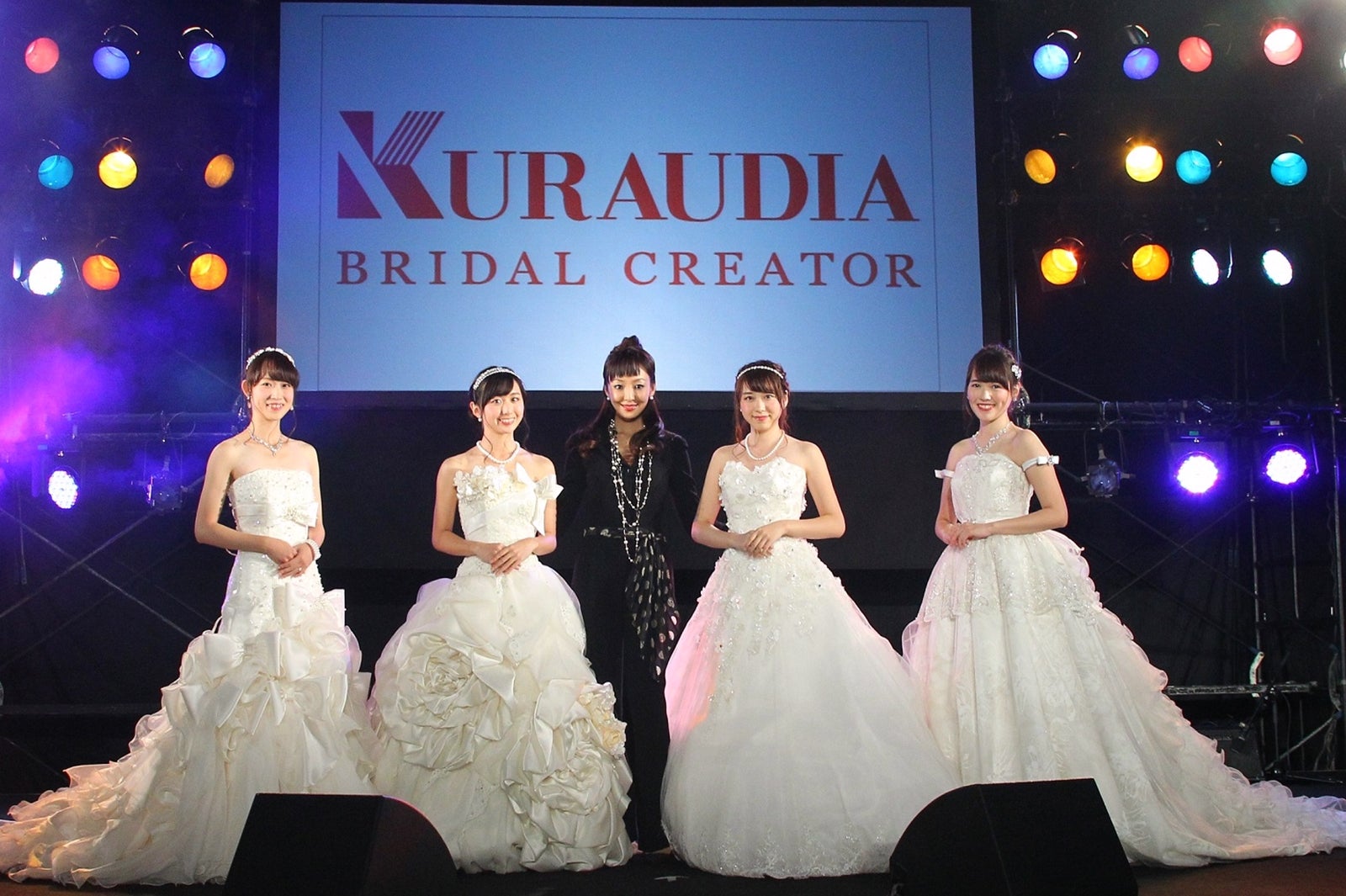 「Miss Toyoeiwa 2016」ファイナリスト＆神田うの（画像提供：所属事務所）