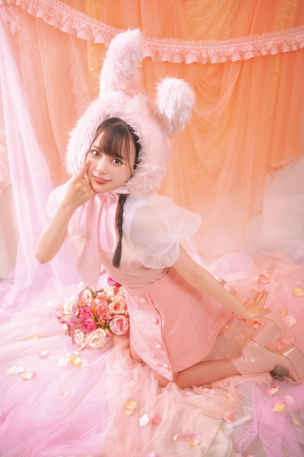 ＝LOVE・齊藤なぎさ　「LARME」047 Winterより（提供写真）