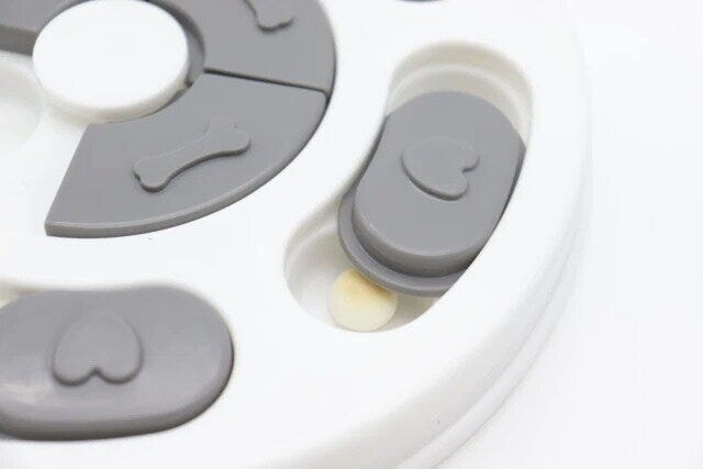 ダイソーのペットショップ級なペット知育玩具（ノーズワークパズル、丸型）