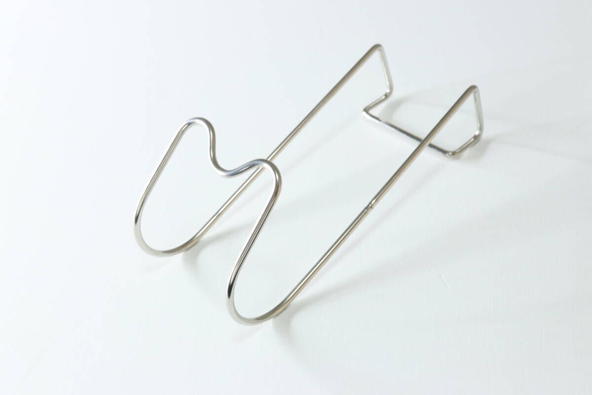 ステンレスキッチン下扉用スプレーホルダー