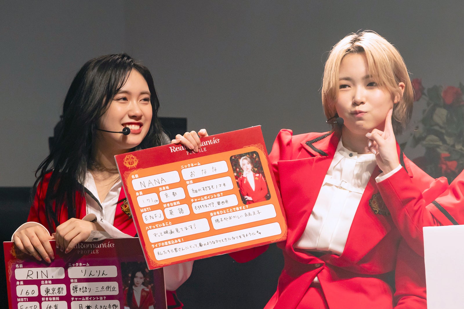 RIN（内山凜）、NANA（泉なな）「Debut Showcase Event HELLO」（提供写真）