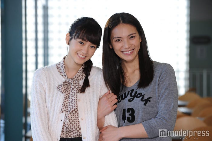 秋元才加 桐谷美玲と憧れの 大学生活 もし歳の頃に戻れるなら インタビュー モデルプレス