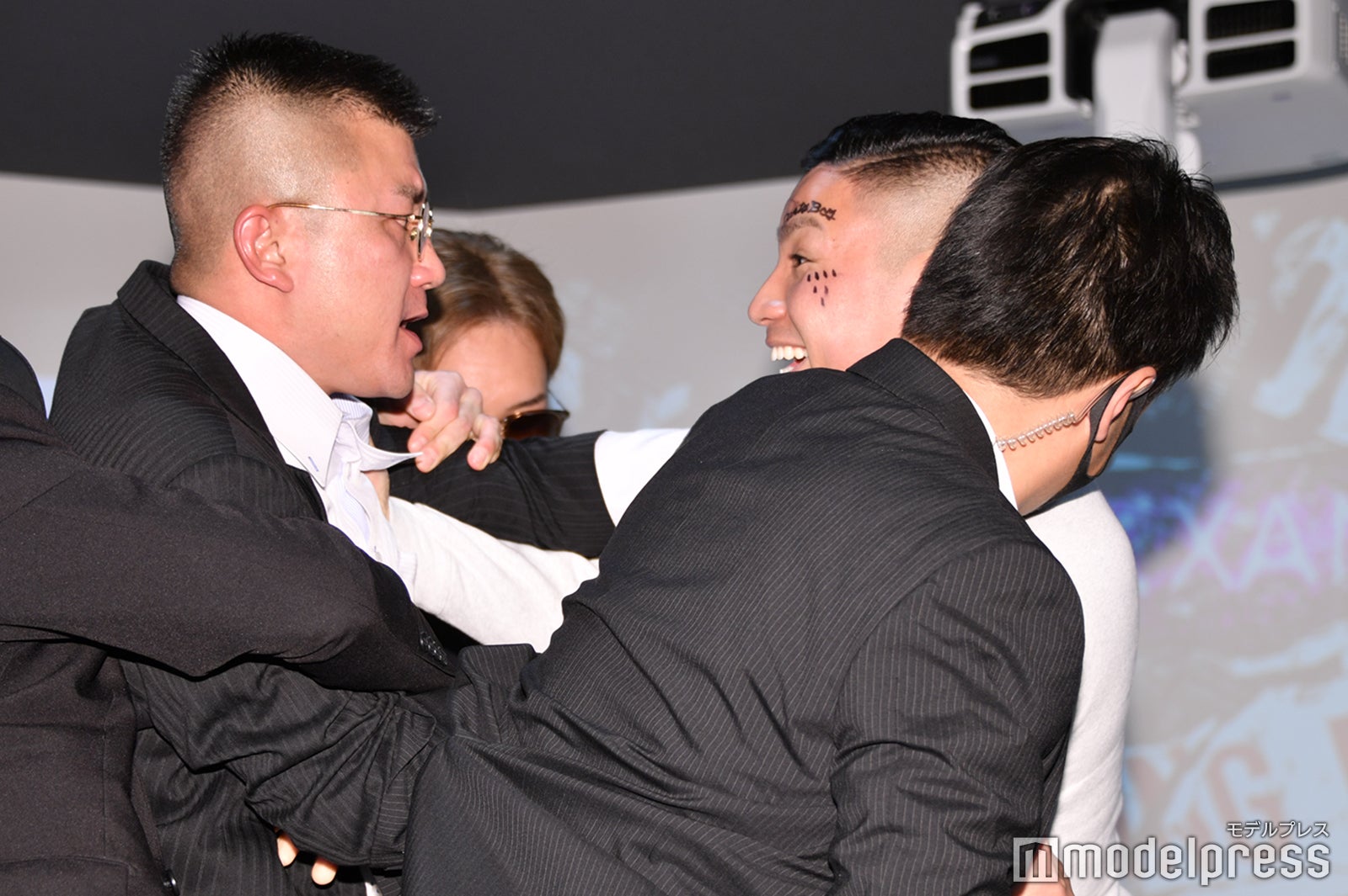 初見涼、行虎「BreakingDown7.5」記者会見の様子（C）モデルプレス