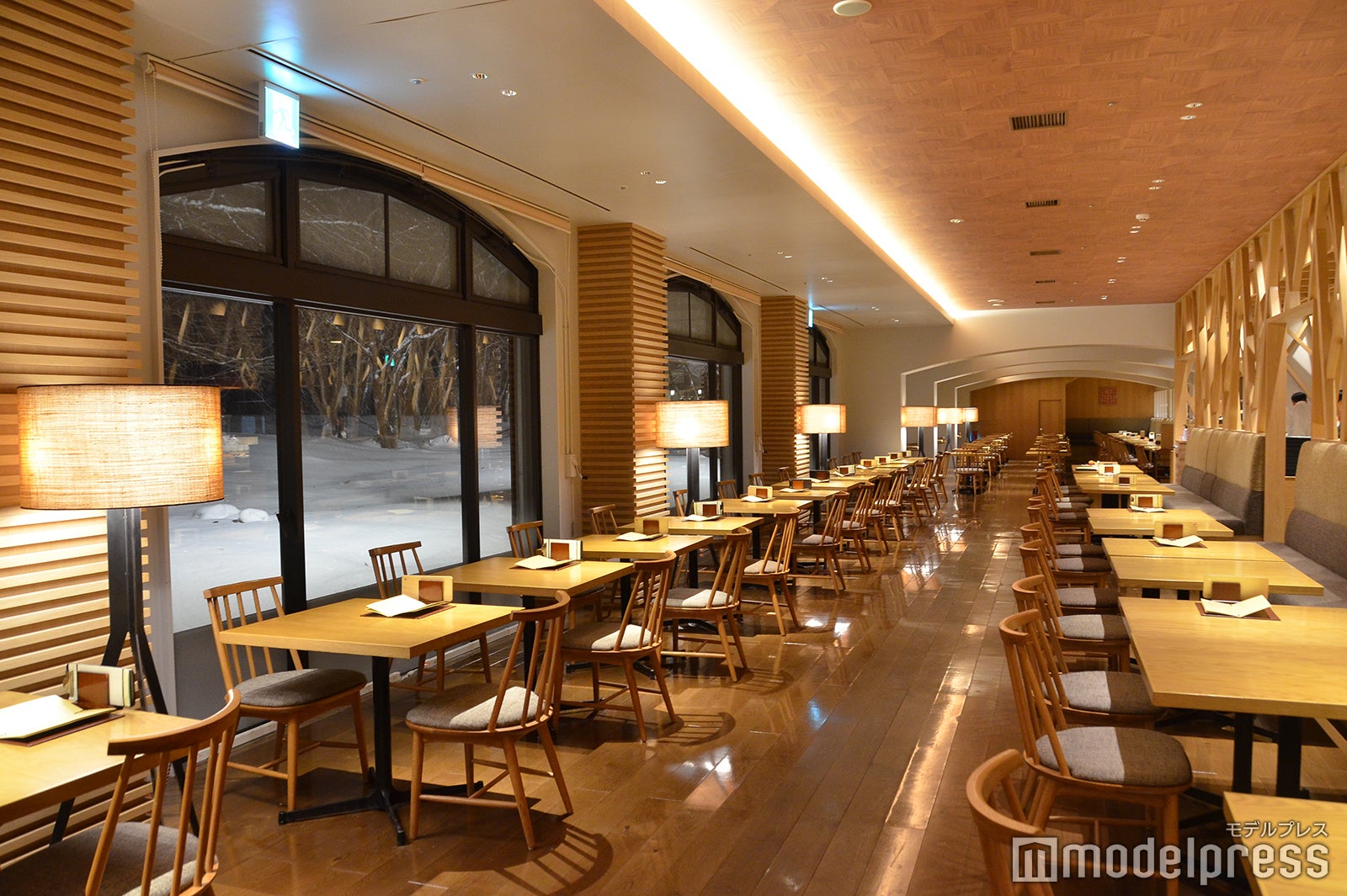 朝と夜で異なる印象の雪景色を眺められる（C）モデルプレス