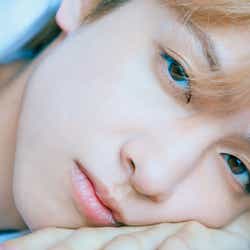 モデルプレス - SUPER★DRAGON古川毅、近すぎる“おはようカット”独占公開<WARNA WARNI>
