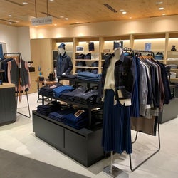「ジャパンブルージーンズ」 浅草に都内最大店をオープン