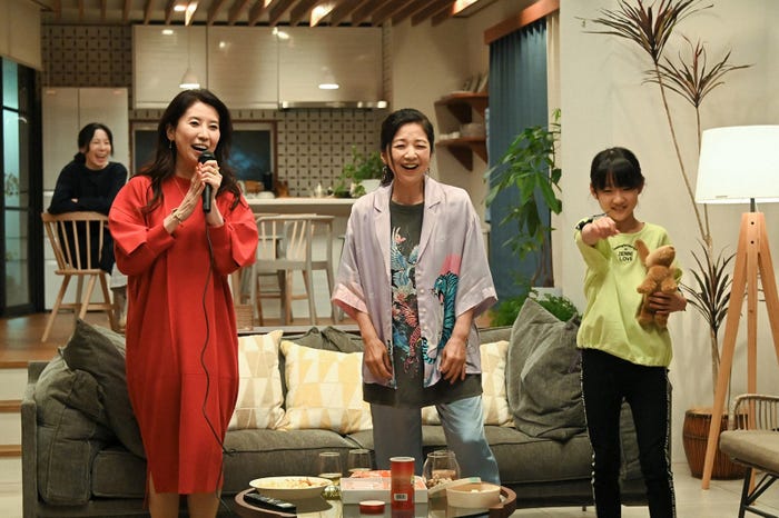 平岩紙、三石琴乃、宮崎美子、夏野琴子「リコカツ」第8話より(C)TBS