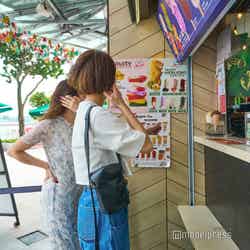 マーライオン・パーク近くの売店(C)モデルプレス