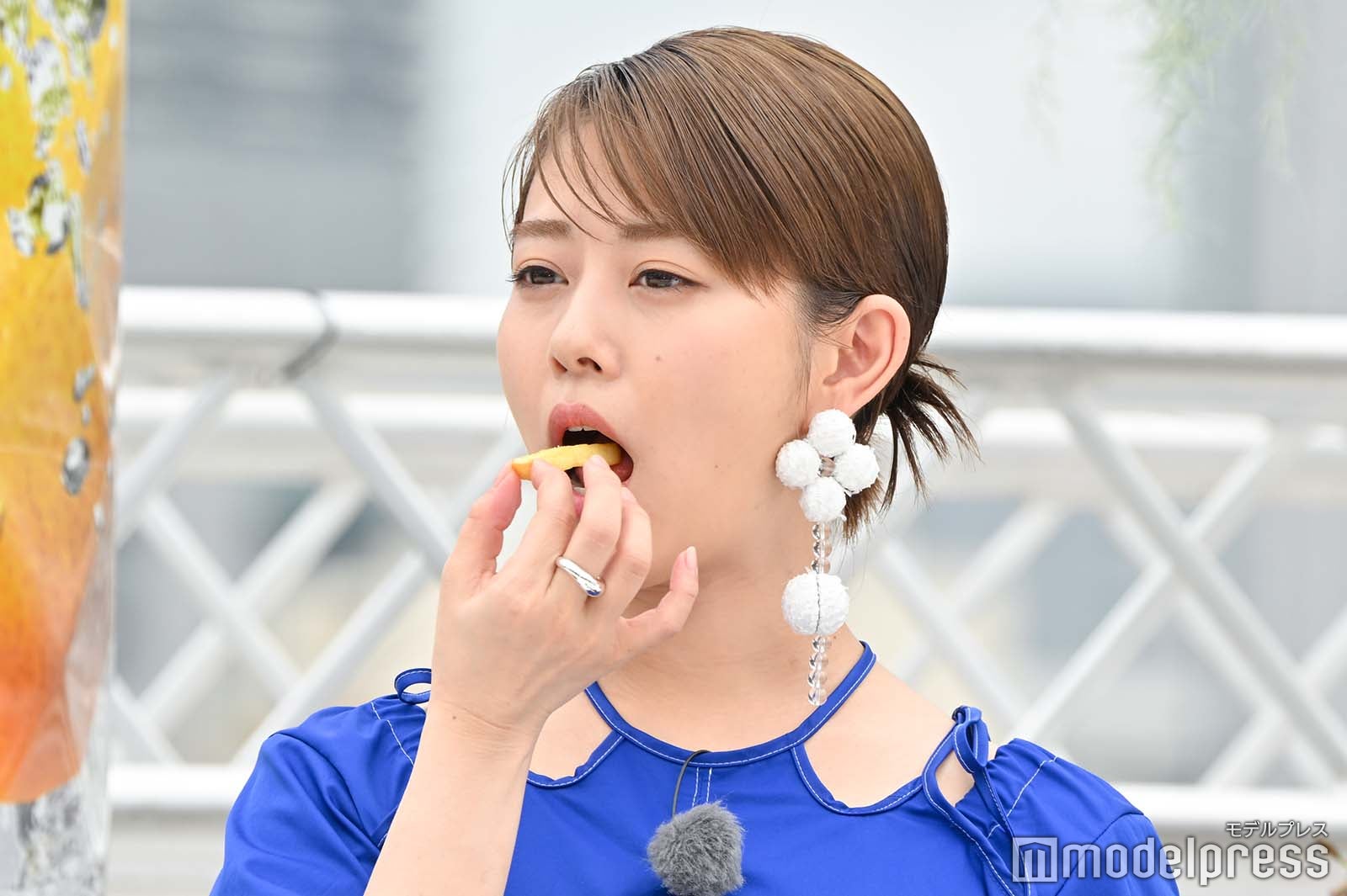フライドポテトを食べる高畑充希（C）モデルプレス